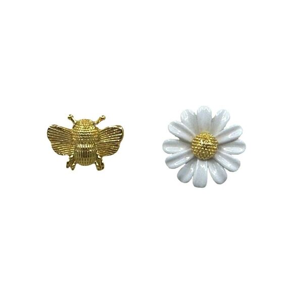Kate Spade New York Mismatched Honey Bee & Daisy Earrings - Picture 1 of 6